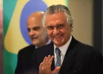 Caiado é reeleito em 1º turno com quase 52% dos votos válidos em Goiás