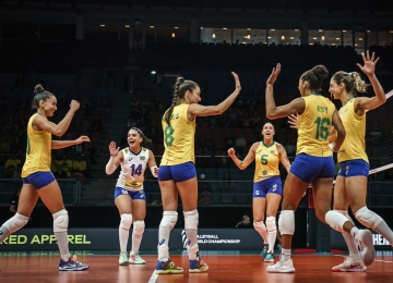 Brasil vai para à 2ª fase do Mundial de vôlei feminino, após vencer a Colômbia