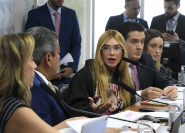CPI das bets rejeita relatório com pedido de indiciamento de Virgínia Fonseca e Deolane Bezerra