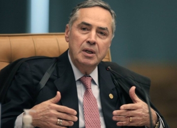Senadores protocolam pedido de impeachment do ministro do STF, Luis Roberto Barroso