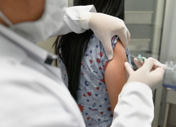 SES-GO alerta pais para a importância da atualização do cartão de vacina com a volta às aulas