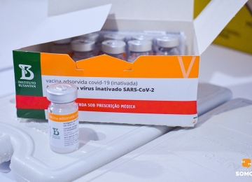 SES tenta estratégias para evitar perda de vacinas contra Covid em municípios goianos