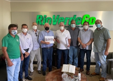 Representantes do agronegócio rio-verdense apresentam projeto de Museu do Agro para prefeito