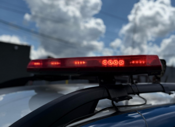 Homem é preso após agredir companheira, ameaçar filhos e circular armado e embriagado