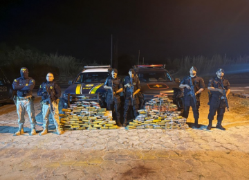 Polícia Rodoviária Federal e CPE apreendem mais de 200 kg de drogas em operação conjunta