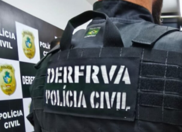 Polícia Civil prende mulher suspeita de extorquir vítima com moto retida por traficantes em Goiânia