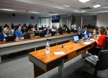 Senado avança em projeto que restringe publicidade de casas de apostas e veta influenciadores
