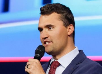 Câmara de Goiânia aprova criação de comenda em homenagem a Charlie Kirk; saiba quem foi o polêmico influenciador