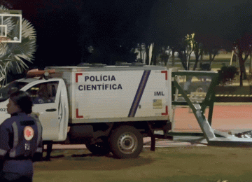 Adolescente morre após tabela de basquete cair em praça de Rio Verde