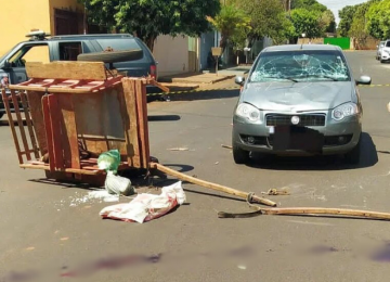 Corpo de Bombeiros atende acidente entre carro e carroça no centro de Quirinópolis-GO