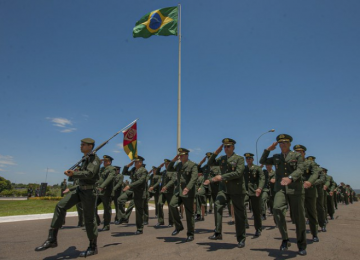 Corte de gastos do governo pode afetar aposentadoria de militares e pensão de familiares