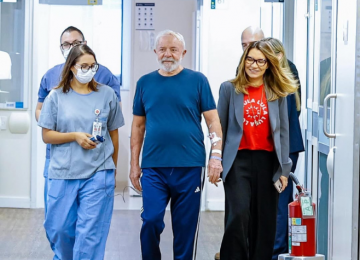 Lula deve receber alta de hospital na próxima semana 