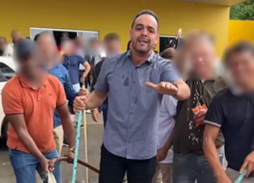 Aurélio Goiano, prefeito de Parauapebas, realiza limpeza simbólica com sal grosso e vídeo viraliza