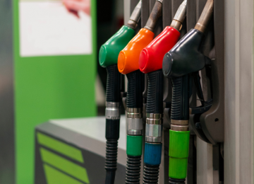Etanol e gasolina encerram maio em queda na comparação com abril