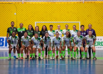 Resenhas vence a primeira em casa pela Liga Feminina de Futsal e se mantém entre as 8 melhores equipes