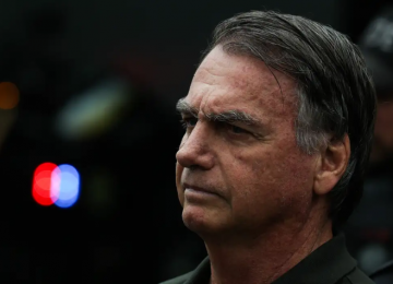 STF decide hoje (24) se mantém prisão de Bolsonaro