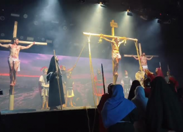 Paixão de Cristo emociona fiéis e terá nova sessão gratuita em Rio Verde