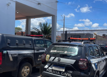 Em Rio Verde, mãe é presa após agredir filha por não fazer almoço 