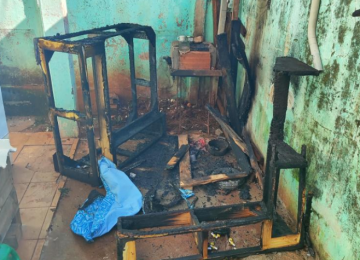 Homem é preso pela PM após ameaçar família e atear fogo em sofá em Rio Verde