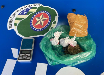 Após denúncia de violência doméstica, PM descobre drogas e prende suspeito