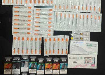 Polícia Civil faz operação contra venda ilegal de medicamentos e cigarros eletrônicos em Indiara