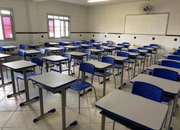 Escola de Rio Verde registra 90 aulas de Matemática sem professor e Justiça cobra solução do Estado