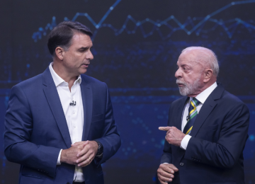 Lula e Flávio assinam acordo para abertura de sigilos, mas divergem sobre entrega dos documentos