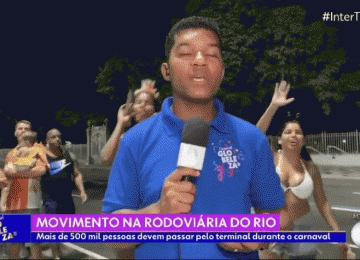 Repórter da Globo é roubado ao vivo e relata sufoco após ataque durante o Carnaval no Rio