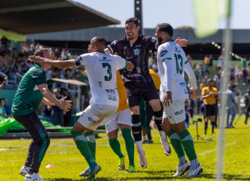 Rio Verde sofre mas volta a vencer na Divisão de Acesso com gol nos acréscimos