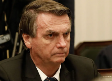 Internado em Brasília, Bolsonaro passará por exames para verificar infecção respiratória