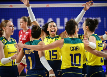 Seleção feminina de vôlei vence a primeira disputa com tranquilidade 