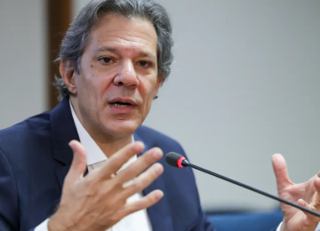  Taxa para veículos com mais de 20 anos é fake news, diz Haddad 