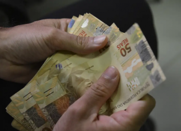 Governo Federal prevê salário mínimo de R$ 1.631 em 2026
