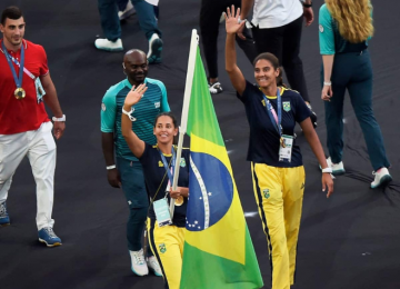 Chega ao fim os Jogos Olímpicos de Paris 2024; Ana Patrícia e Duda levaram a bandeira do Brasil na Cerimônia 