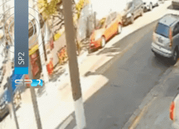 Caminhonete voa e atinge dez veículos na Zona Norte de SP