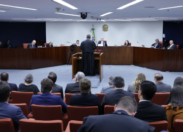 A PRIMEIRA SEMANA DO JULGAMENTO: REFLEXÕES SOBRE A TENTATIVA DE GOLPE E A DEMOCRACIA BRASILEIRA
