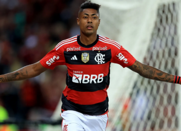 STJD absolve atacante do Flamengo, mas aplica multa máxima por descumprir regulamento