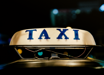 Taxistas que não possuem alvará poderão receber auxílio destinado a classe