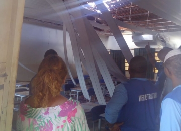 Redemoinho assusta alunos e funcionários de EMEF em Rio Verde