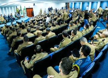 Três mil policiais militares são promovidos em Goiás