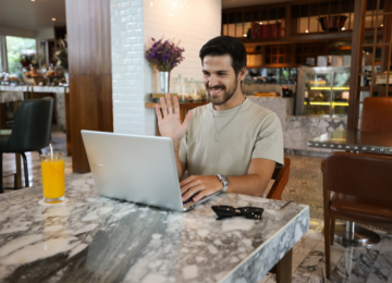 A REVOLUÇÃO DO TRABALHO REMOTO: DESAFIOS E OPORTUNIDADES NA ERA DIGITAL