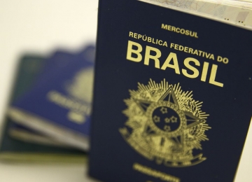 Ucranianos poderão receber passaporte humanitário brasileiro