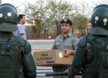 Decreto autoriza uso das Forças Armadas para garantir segurança da votação