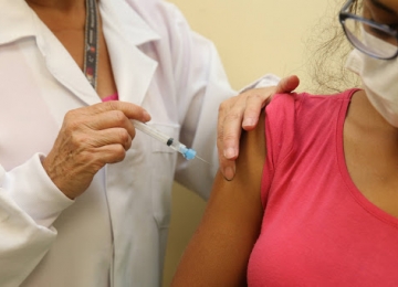 Ministério da Saúde orienta aplicação imediata de todas as doses de vacina contra a Covid-19