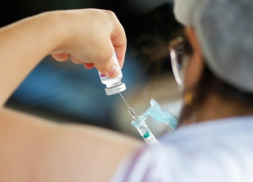 Ministério da Saúde afirma que nenhuma dose vencida de vacina contra a Covid é repassada aos estados