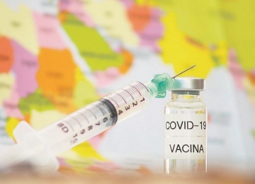 AstraZeneca anuncia retomada de testes da vacina em parceria com Oxford contra a Covid-19