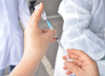 Ministro da Saúde diz que entrega de 3 milhões de doses da vacina Janssen foi antecipada para este mês