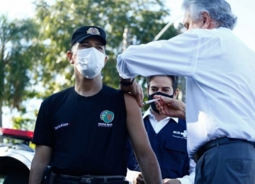 STF suspende decisão que permitia vacinação de todos profissionais de segurança pública