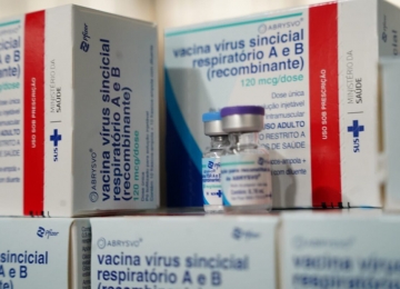 Saúde reforça vacinação contra bronquiolite em gestantes para proteger bebês em Goiás