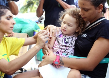 Pfizer irá testar sua vacina contra a Covid-19 em grupo de crianças que têm menos de 12 anos